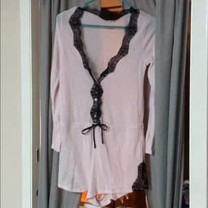 💕Sexy Victoria’s Secret XS sleep Romper💕